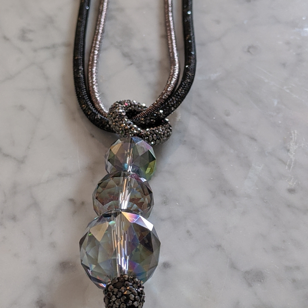Long translucent necklace